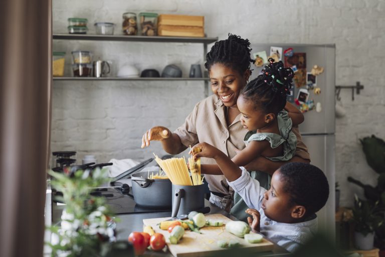 Tips For A+ Meals During the School Year family dinner
