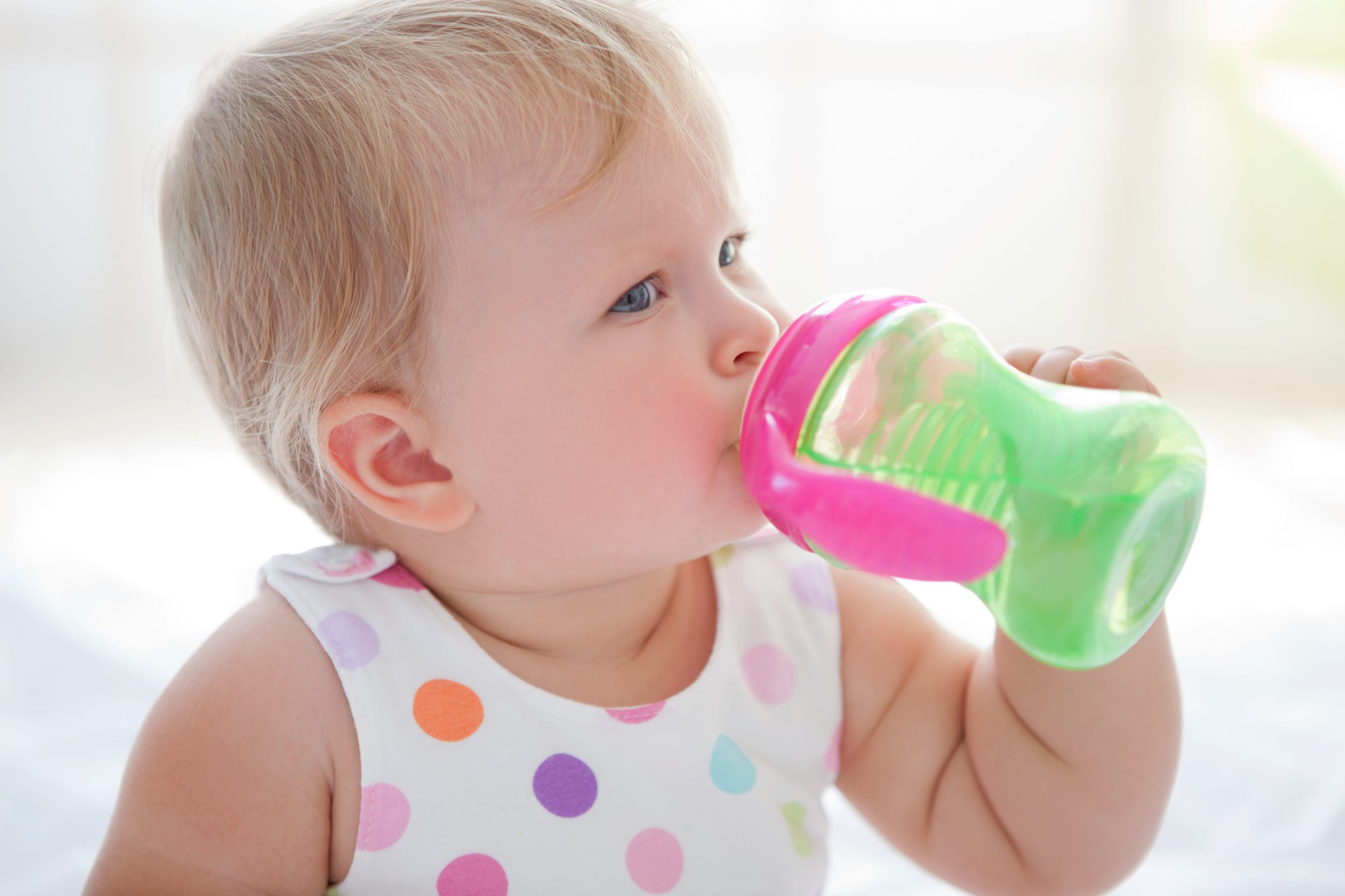 Switching Your Baby from Bottles to Sippy Cups