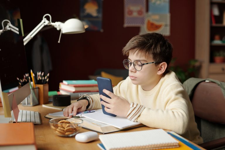 10 Tips for Helping Your Teen Manage Exams