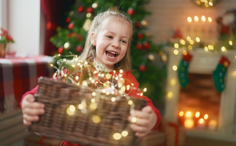 Mess-Free Elf on the Shelf Ideas That Will Make Your Christmas Extra Merry
