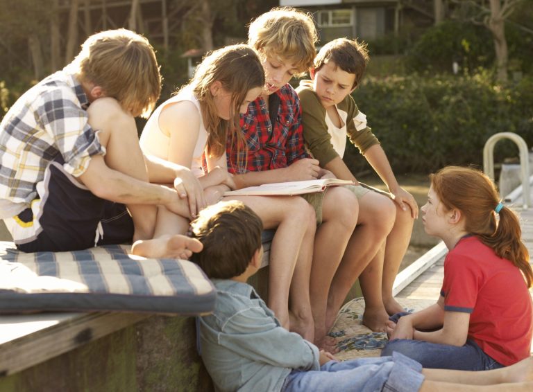 How to Mentally Prepare Your Child for Sleepaway Camp
