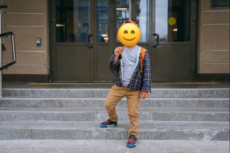 “Sharenting” For You or For Them? Trading Kids’ Privacy for Likes